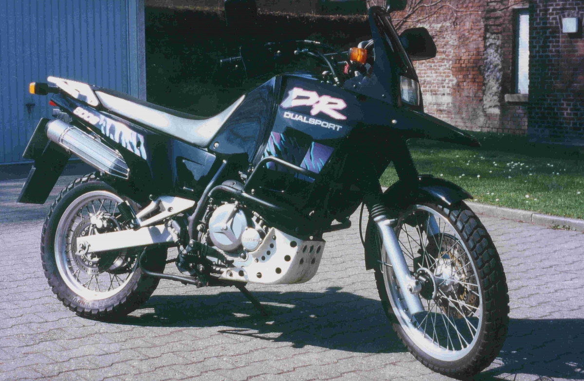 Suzuki DR800S